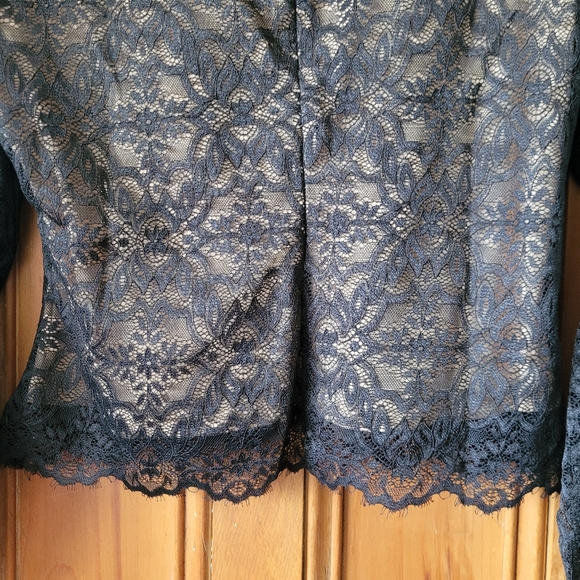 Aritzia Wilfred ADRIENNE High Neck Lace Top in black size medium - Picture 6 of 13